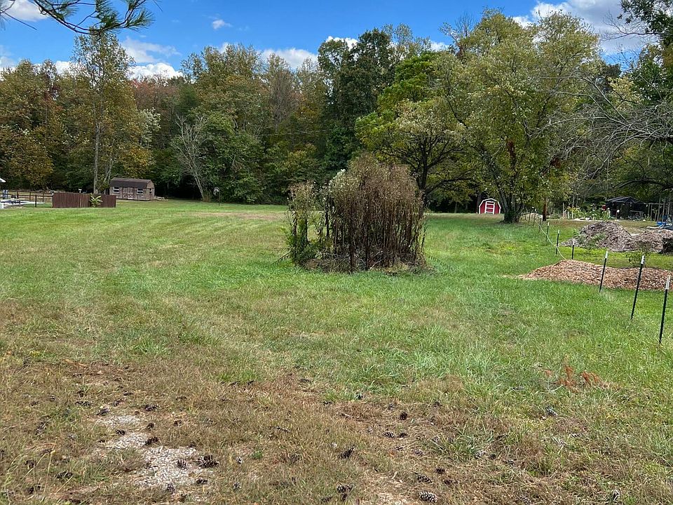 2nd image of 1231 Airport Rd