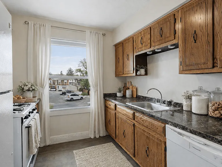 Bonaparte Apartments — Photo 5