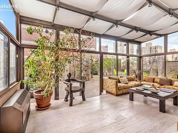 4th image of 360 E 72nd St #1804/1904