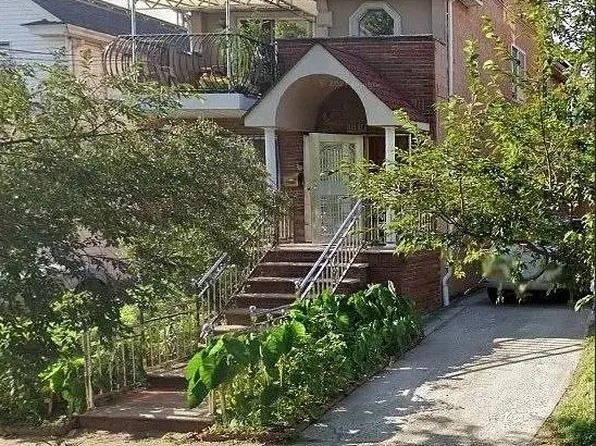 161-17 85th Ave Floor 1, Jamaica, NY 11432