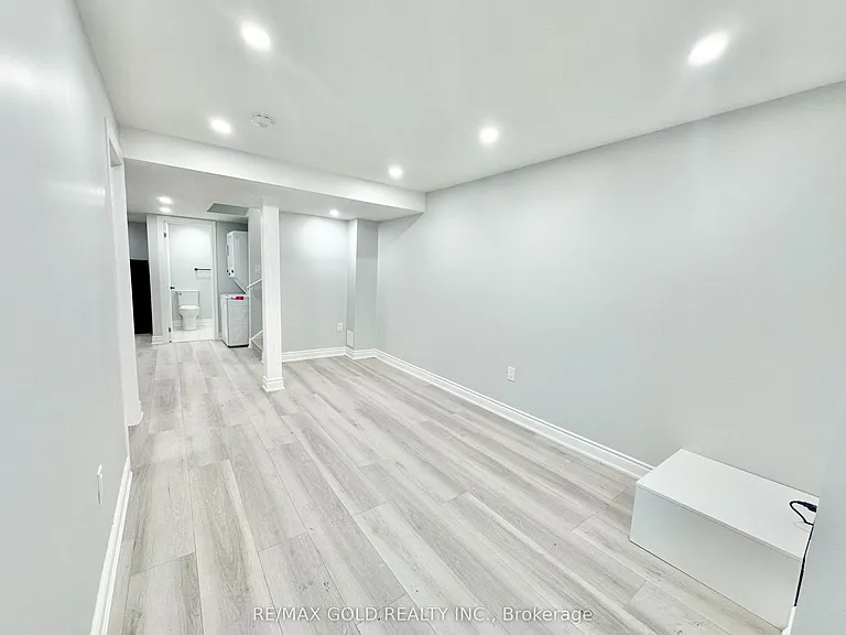 555 Settlers Rd W #BASEMENT — Photo 8