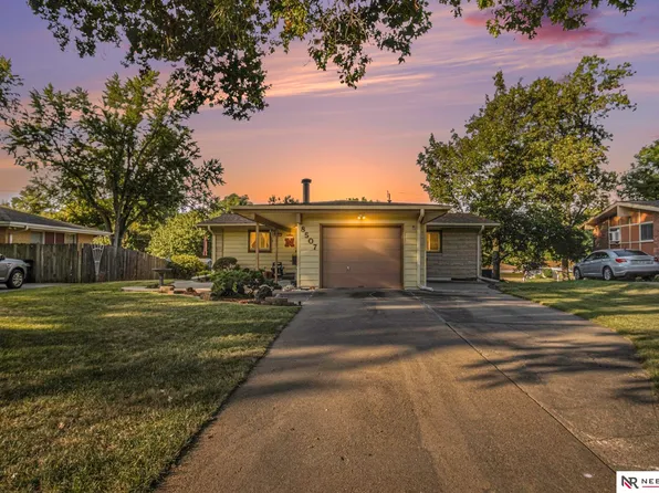 8507 Grand Ave, Omaha, NE 68134