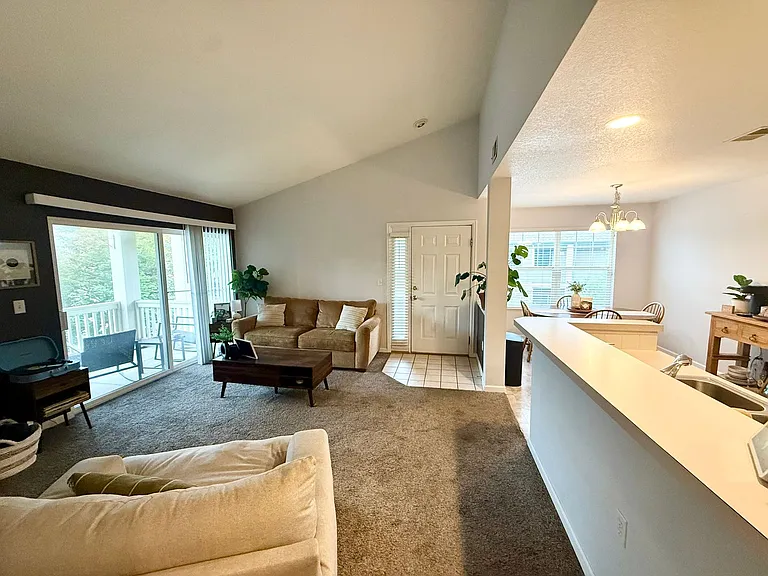 5225 White Willow Dr #210 — Photo 9