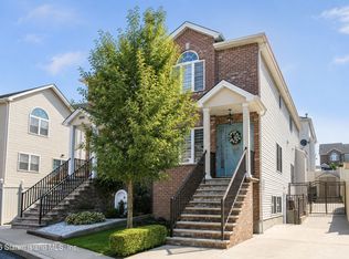 25 Moreno Ct, Staten Island, NY 10309