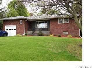 306 Hatherleigh Rd, Syracuse, NY 13209