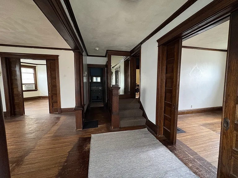 519 Park Ave — Photo 2