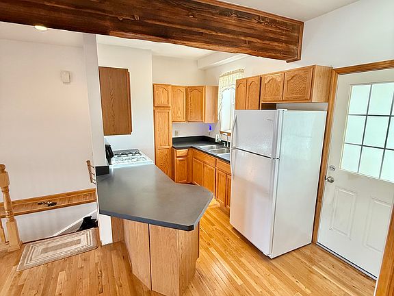 4th image of 18-20 Broad St #2