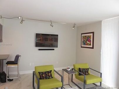5th image of 2457 Collins Ave APT 1105