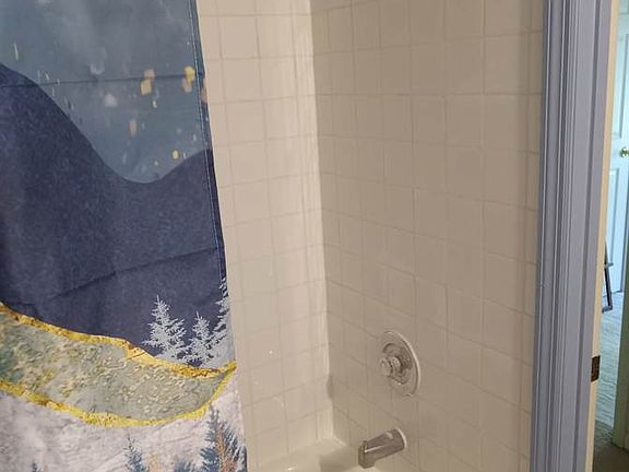 5th image of 9107 Lincolnshire Ct APT C