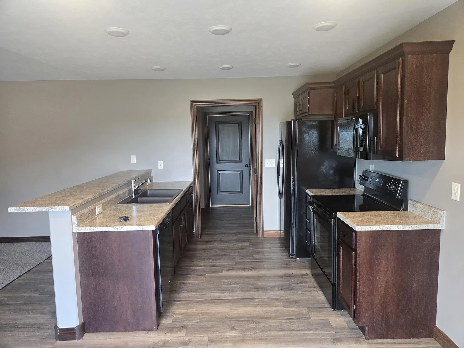 2 bed, $1,700 — Photo 4