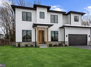 604 Tapawingo Rd SW, Vienna, VA 22180