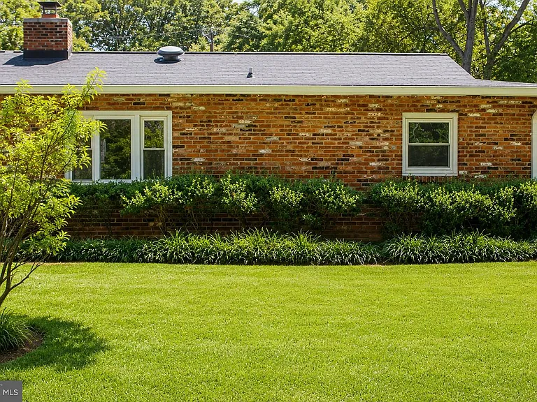 7411 Long Pine Dr — Photo 18