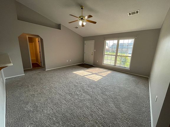 2nd image of 701 S 38th St