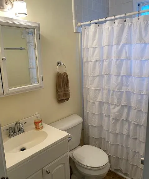 2408 Glendale Ave — Photo 13