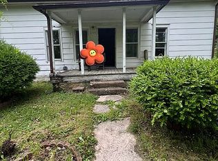 209 E Poplar St, Cobden, IL 62920