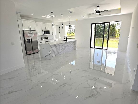 4th image of 774 Cashmere Ave