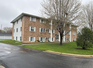2730 Rosalyn Ct APT 303, New Hope, MN 55427