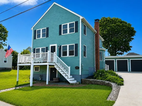 36 Hampton Cir, Hull, MA 02045