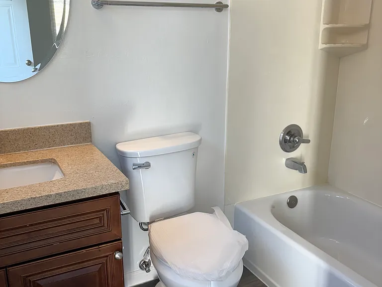 771 Nevin Way #B — Photo 2