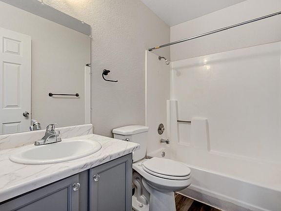 3rd image of 920 Snug Harbor St APT D