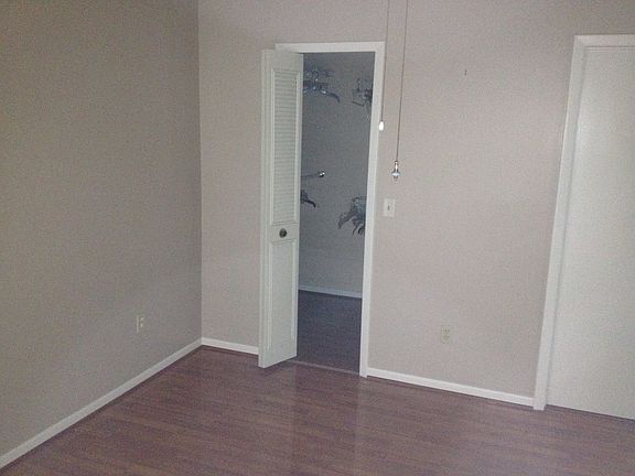 3rd image of 1566 N Carolwood Blvd
