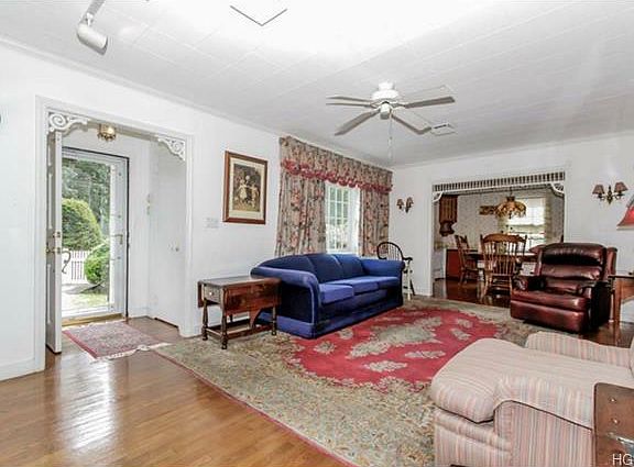 3rd image of 312 Frank Ave