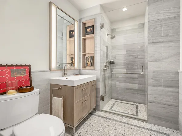 25 Park Row image 18 of 22