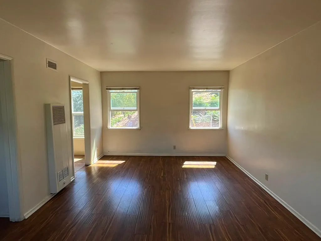 1 bed, 700 sqft, $2,000 — Photo 2