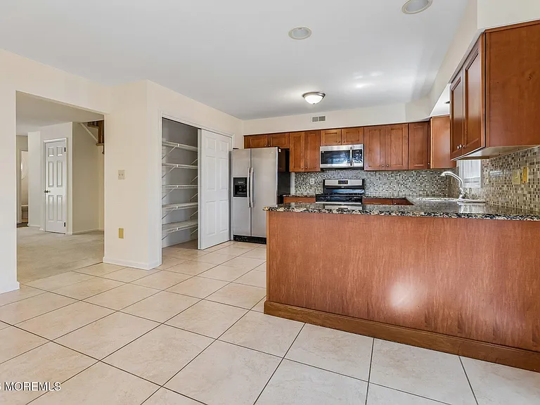 157 Northampton Dr — Photo 22