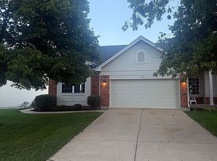 621 Hawk Run Dr, O'Fallon, MO 63368