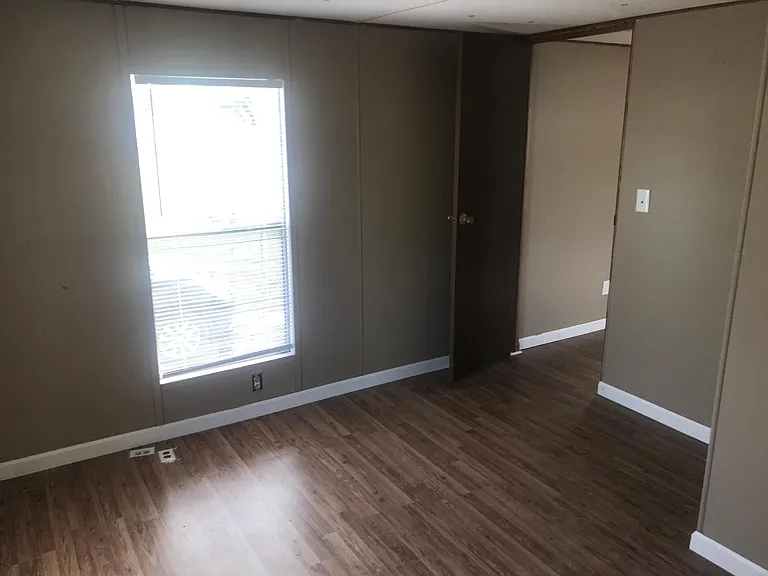 5974 Hibernia Dr — Photo 15