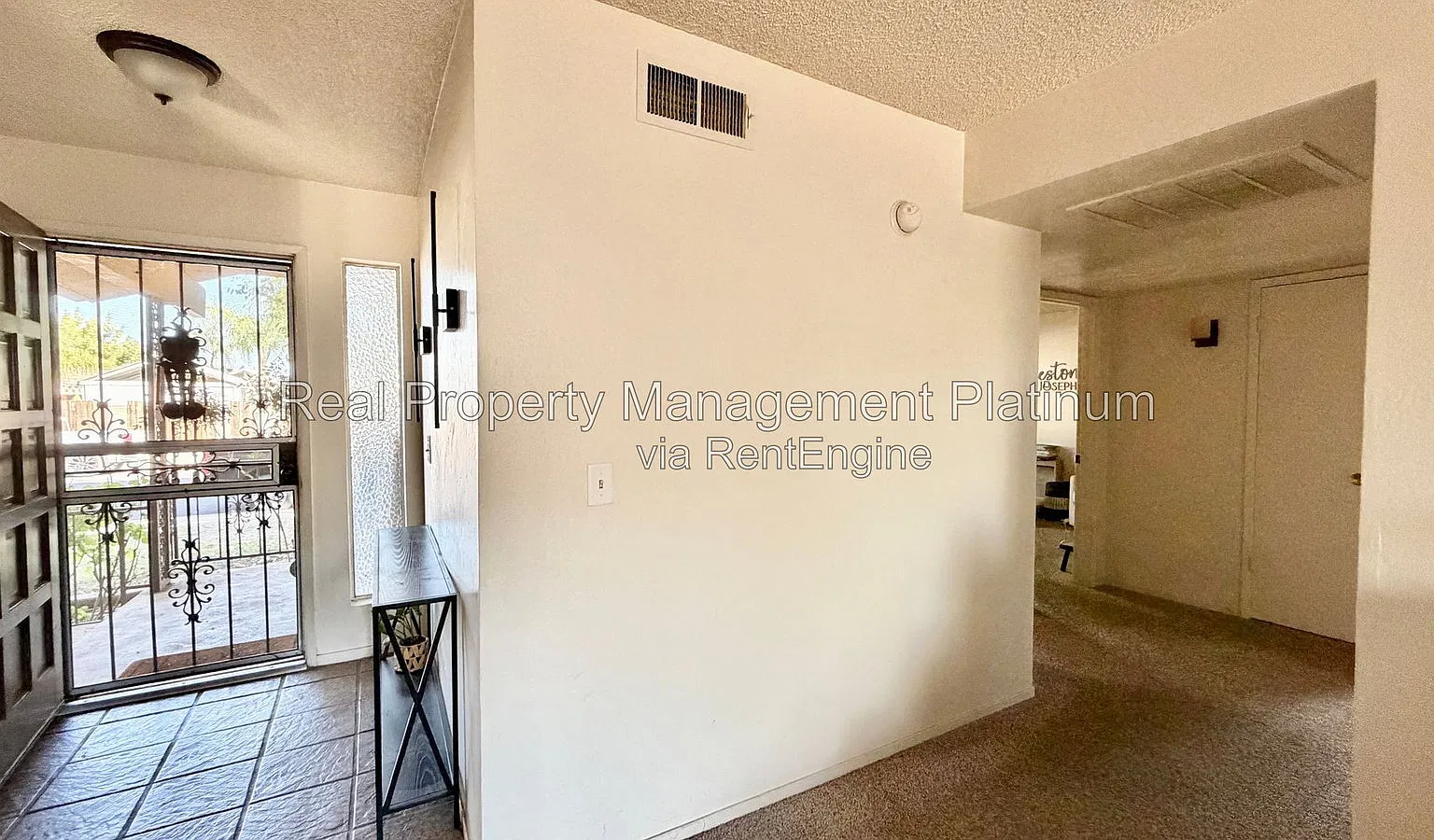 3 bed, 2.0 bath, 1626 sqft, $1,950 — Photo 2