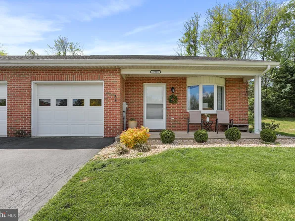 17915 Sand Wedge Dr, Hagerstown, MD 21740