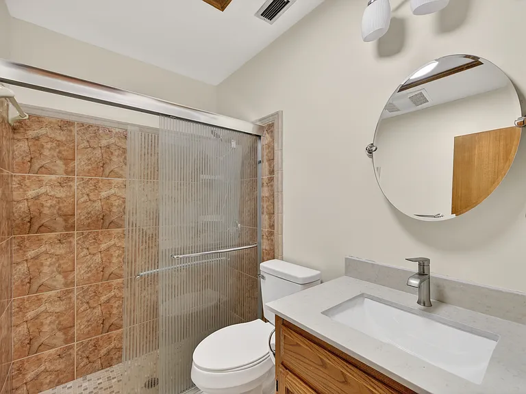 304 Bluebird Ave — Photo 17