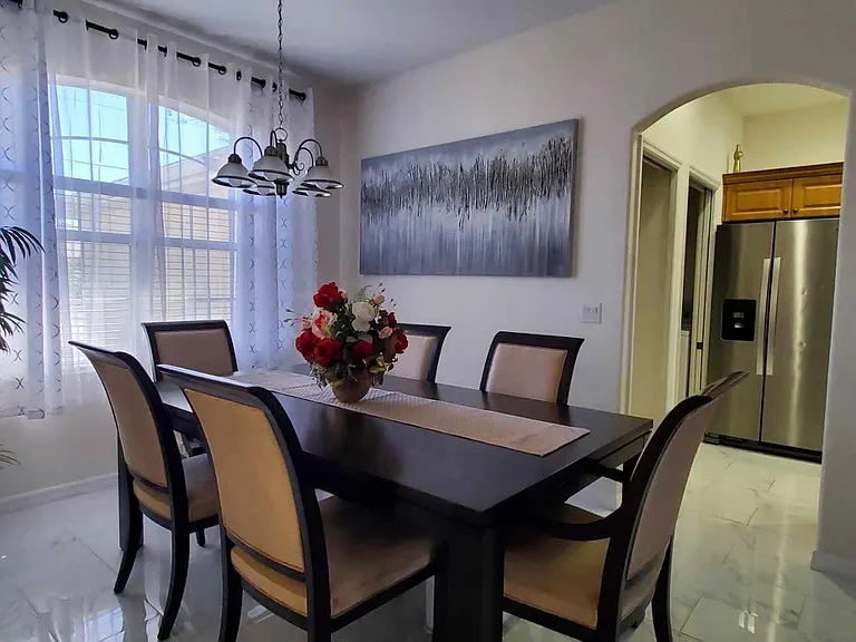 2323 Pan American Blvd — Photo 46