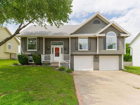1932 SE 6th Ter, Lees Summit, MO 64063
