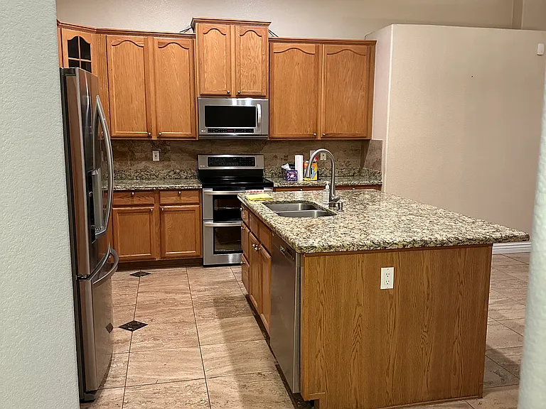 862 N John Way — Photo 17