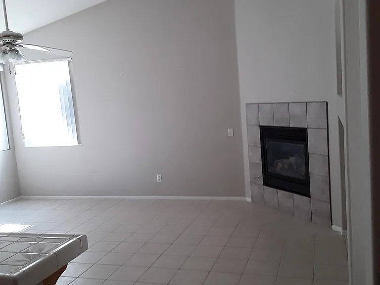 3422 Tamarisk Dr — Photo 8