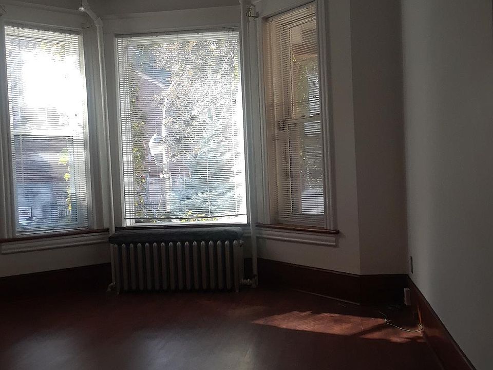 1st image of 3543 N Sheffield Ave