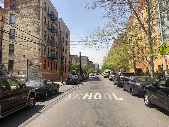 4th image of 718 E 181st St