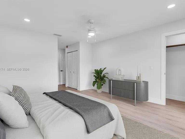 8535 Casa Del Lago #F — Photo 13