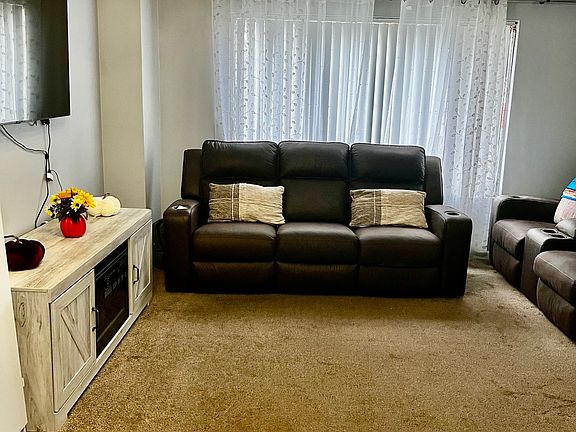 4th image of 151 Newington Avenue #4b
