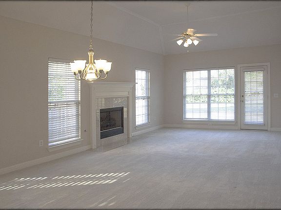 5th image of 3117 Millbank Ln