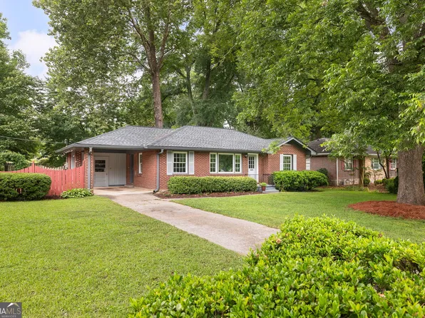 2605 Woodridge Dr, Decatur, GA 30033