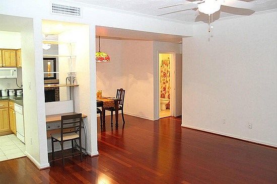 4th image of 716 Bering Dr APT D