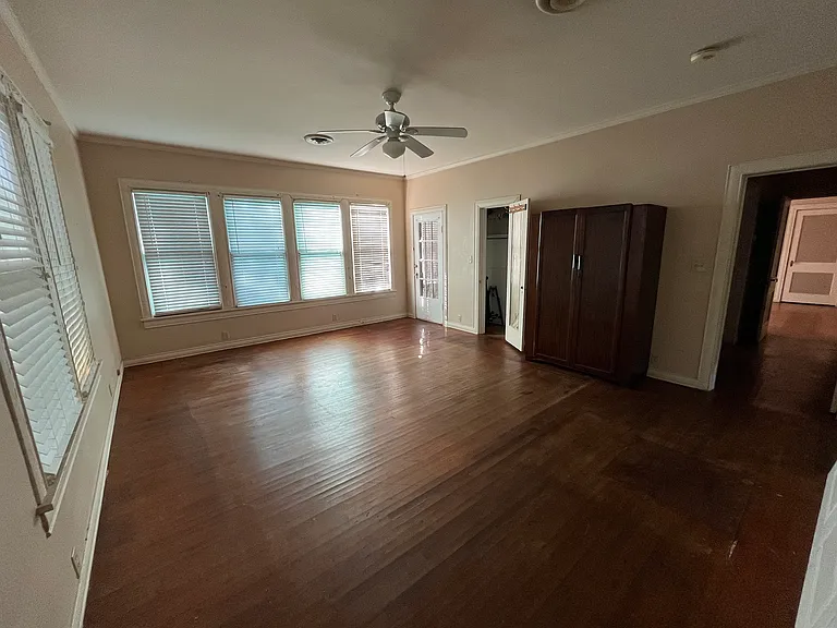 358 N Jefferson St — Photo 9
