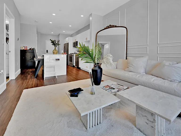 205 Maverick St #302 — Photo 5