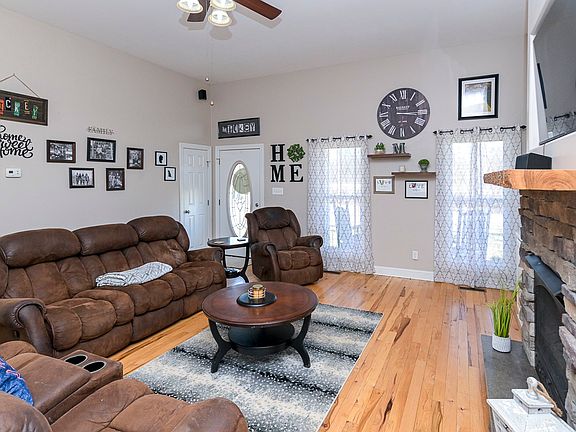 4th image of 182 Old Camargo Rd