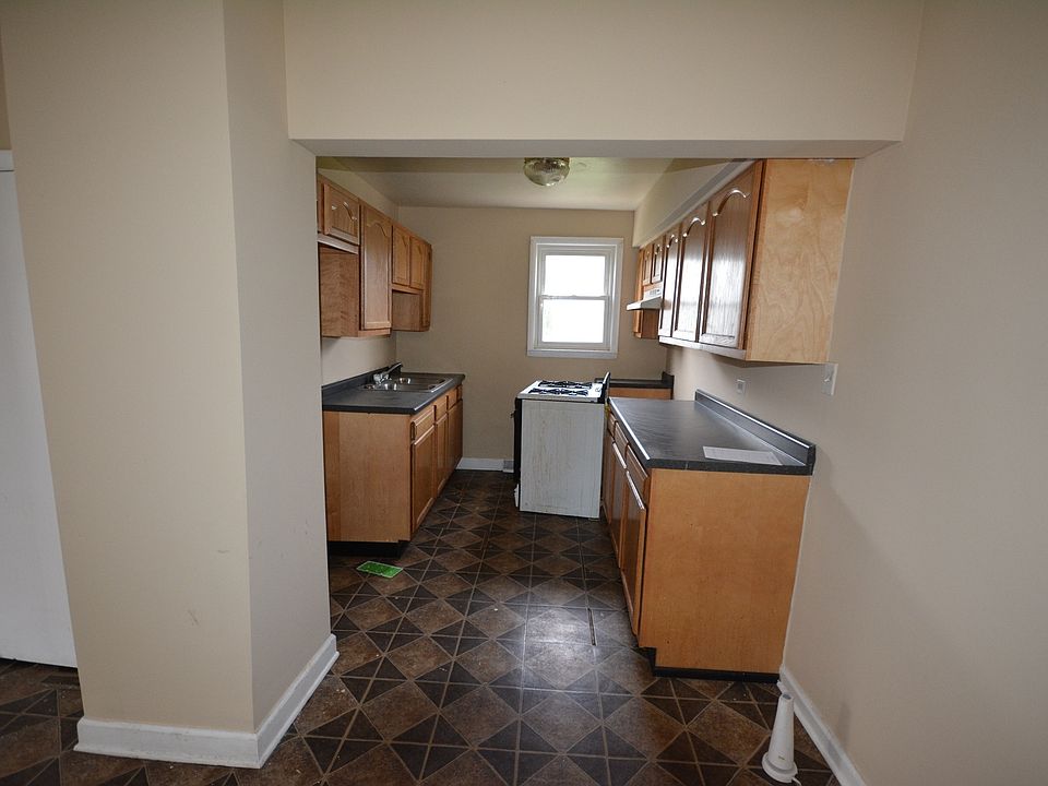 2nd image of 645 S 14th Ave