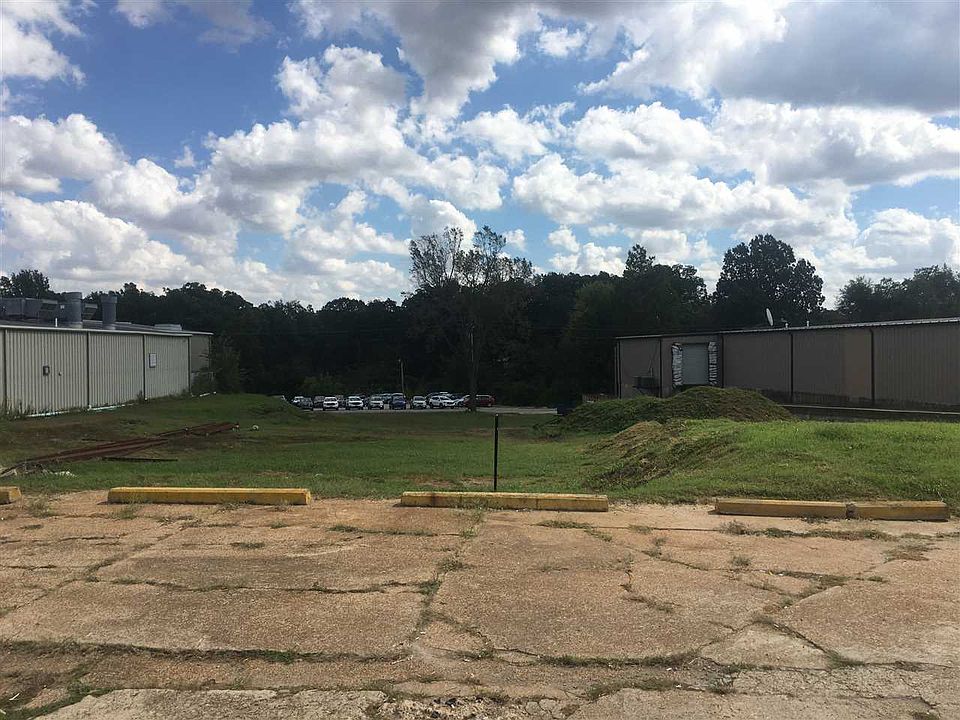 1st image of 628 S Westwood Blvd